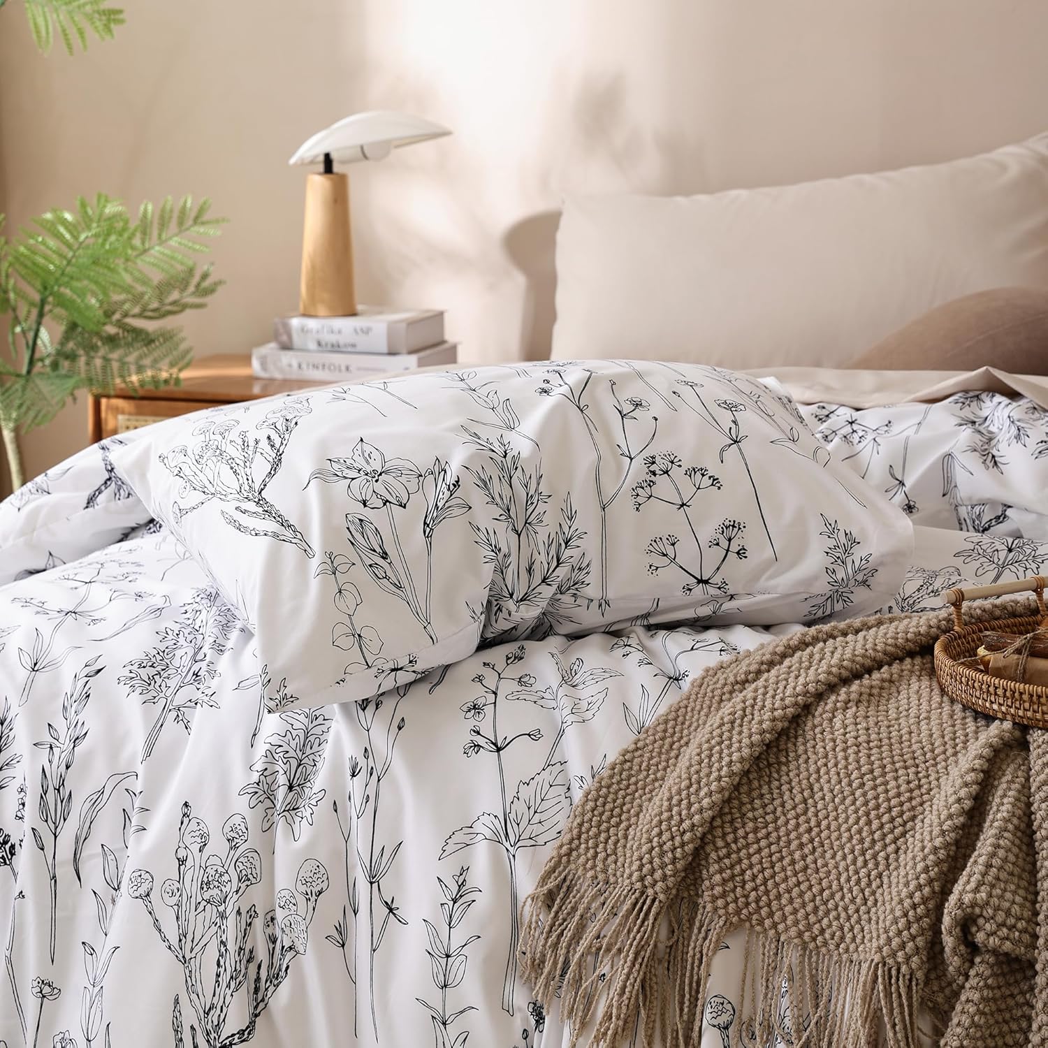 premium white & black Floral Duvet Cover